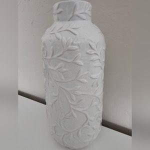 White flower Vase.